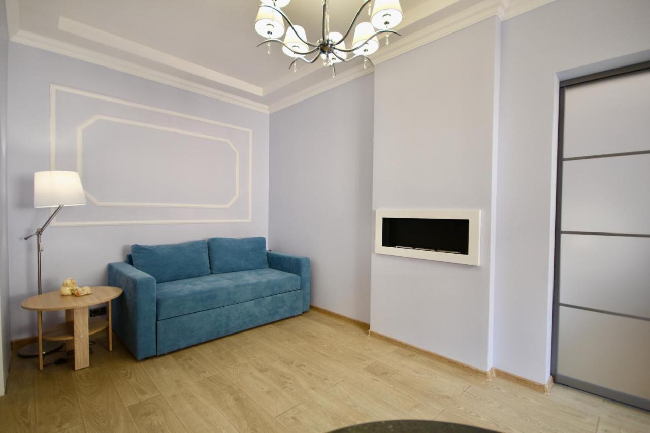 Romantic Lux Vivaldi Suite Svobode Avenue 39 Lviv Dış mekan fotoğraf