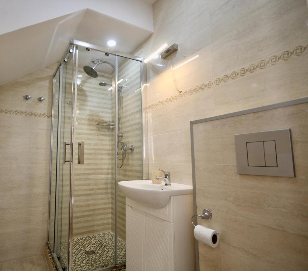 Romantic Lux Vivaldi Suite Svobode Avenue 39 Lviv Dış mekan fotoğraf