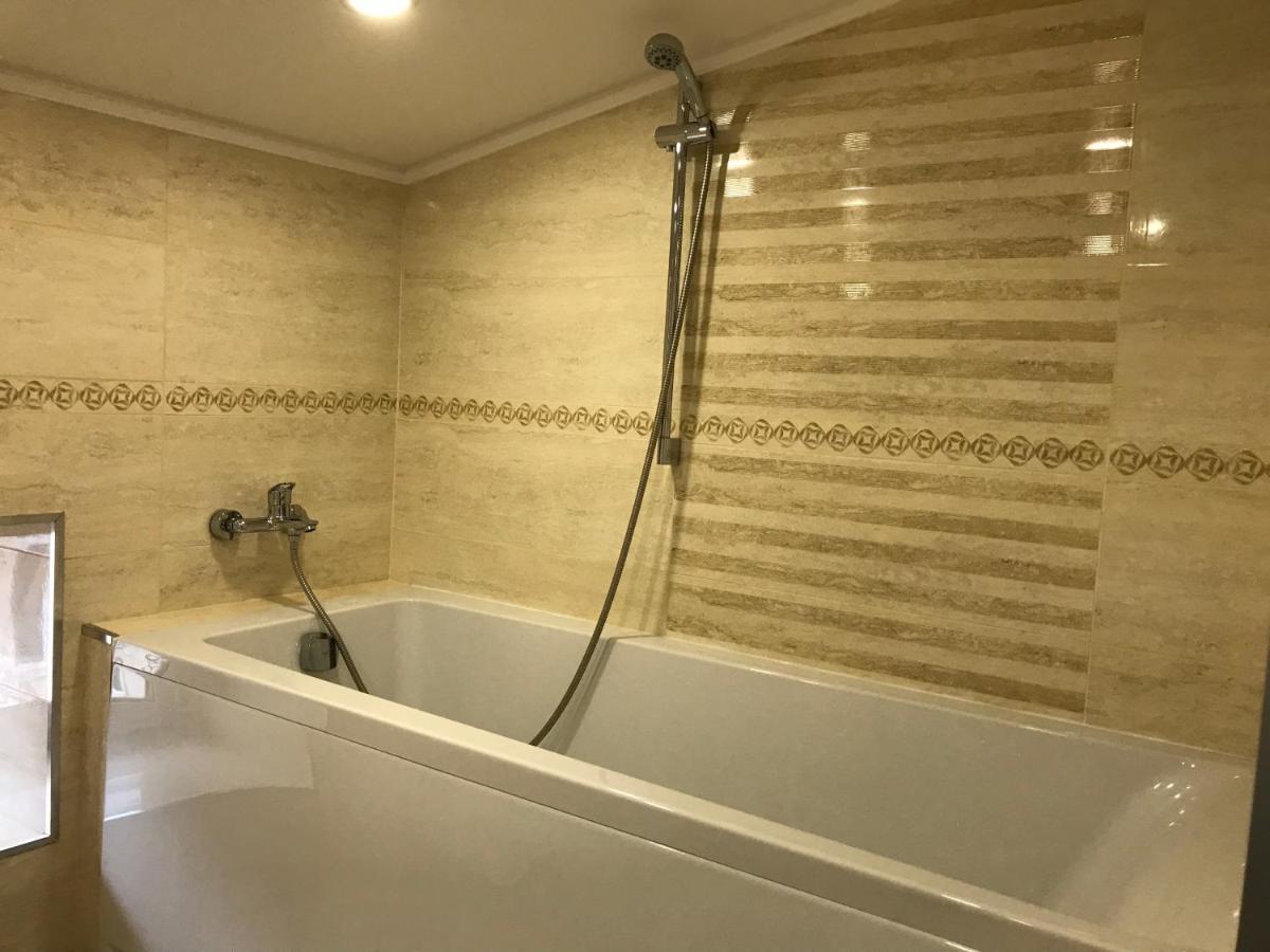 Romantic Lux Vivaldi Suite Svobode Avenue 39 Lviv Dış mekan fotoğraf